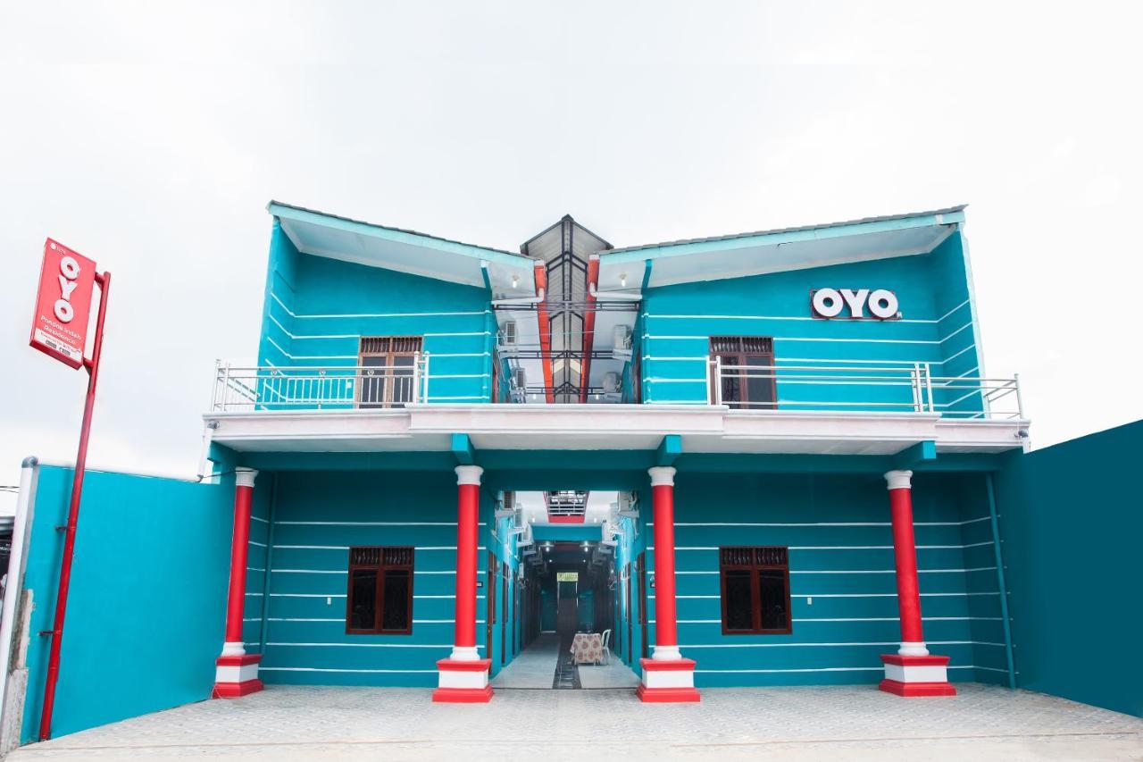 Oyo 1978 Pondok Indah Residence Medan Eksteriør billede
