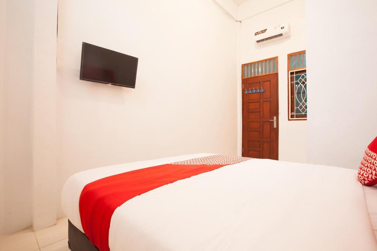 Oyo 1978 Pondok Indah Residence Medan Eksteriør billede